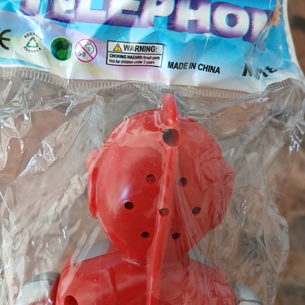 New OLD STOCK Vintage 2000’s Ultraman Toy Phone With Light & Sounds  9" * NEW* - Picture 4 of 4